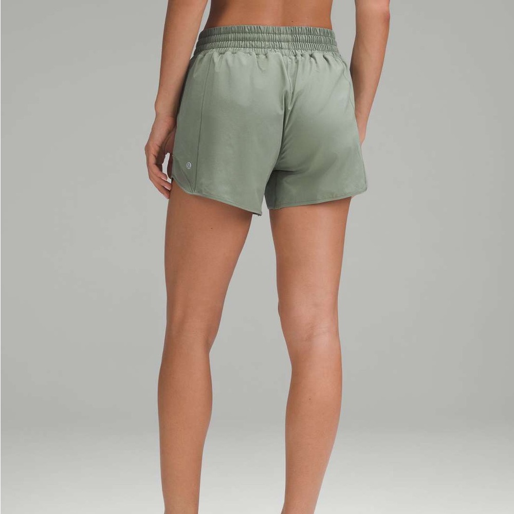 Lululemon Hotty Hot High-Rise Lined Short 4'